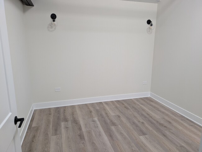 Building Photo - 1453 Maple Ave