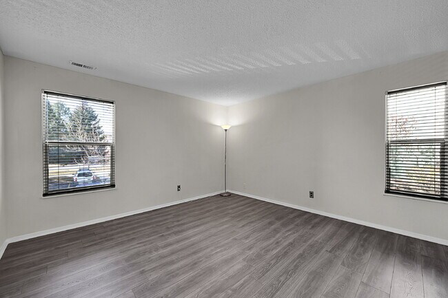 Building Photo - $1,375 - 1 bed, 1 bath located in Colorado Spring with New In Unit Laundry!