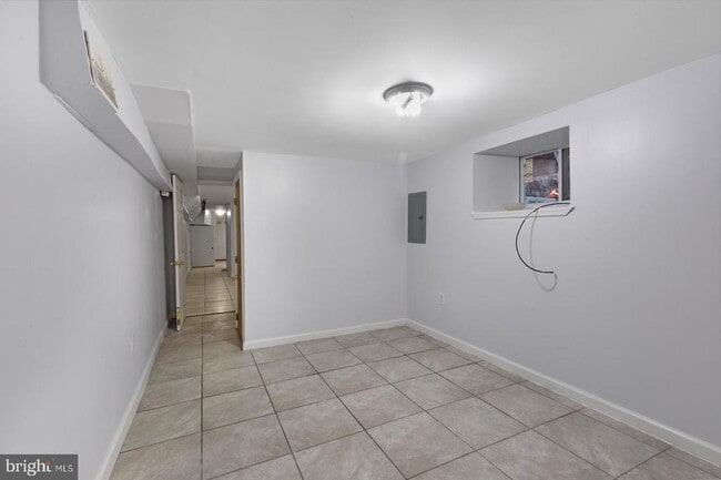 Building Photo - 5147 Hazel Ave