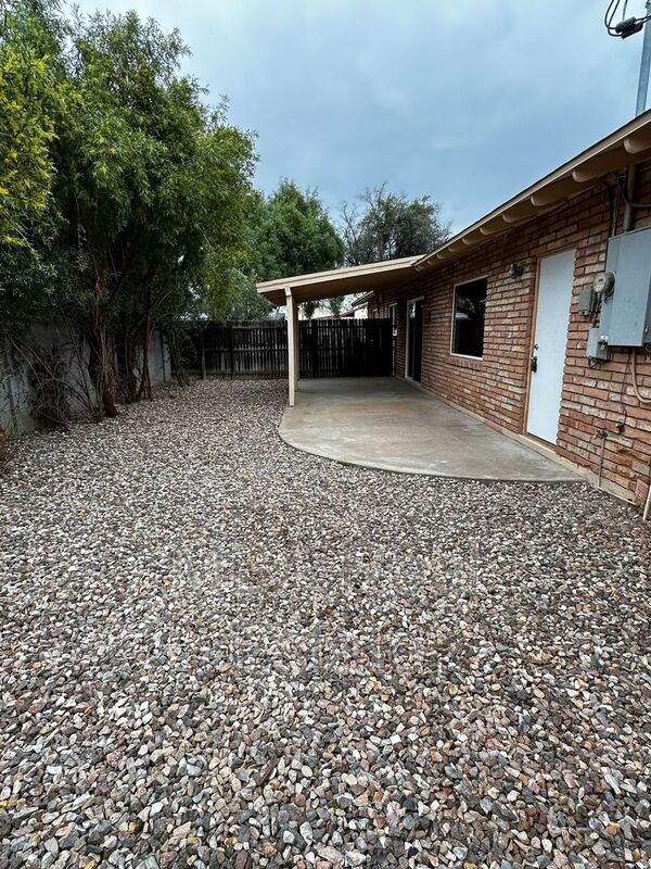 Building Photo - 660 W Erie St