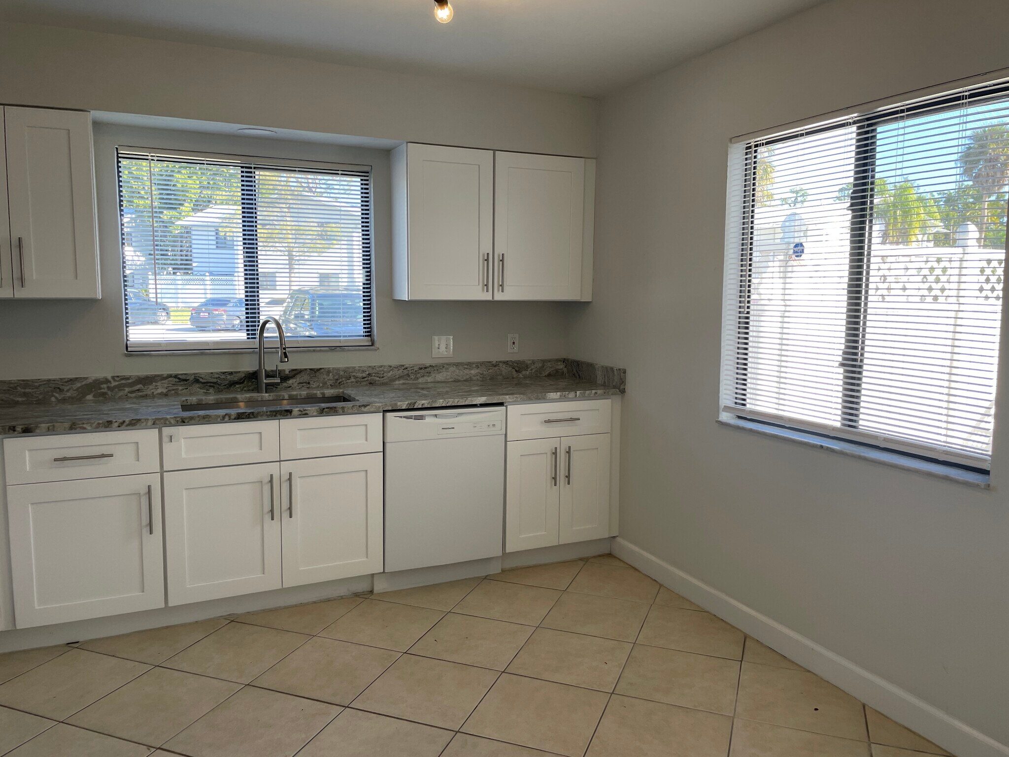 Building Photo - 7737 Tamara Lee Ct