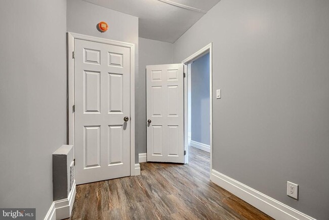 Building Photo - 2533 W Lombard St