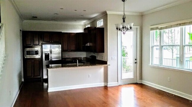 Building Photo - 13791 Benavente Ave