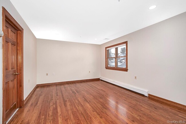 Building Photo - 228 Lincoln Ave