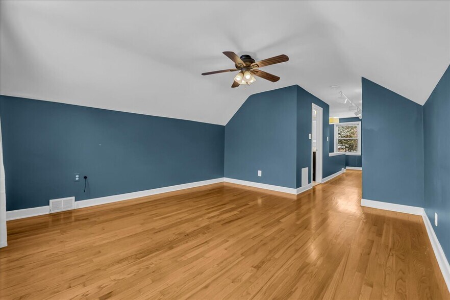 Building Photo - 2299 W Lincoln St