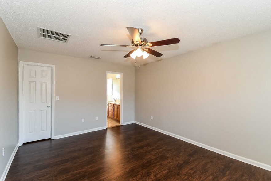 Building Photo - 3748 Maddie Ln