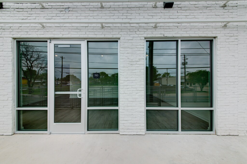 Building Photo - 4361 S Congress Ave