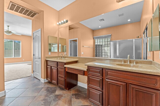 Building Photo - 2771 E Wisteria Dr