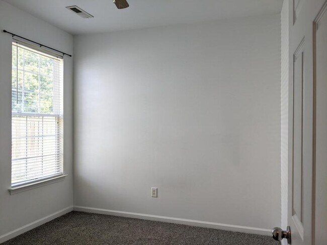 Building Photo - 8836 Jenny Lind St