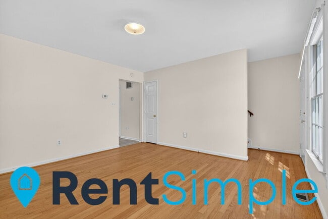 Building Photo - 300 N Rappahannock St