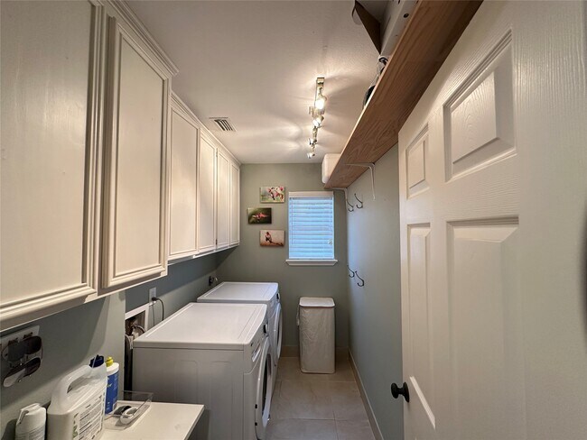 Building Photo - 14833 Cobo De Bara Cir