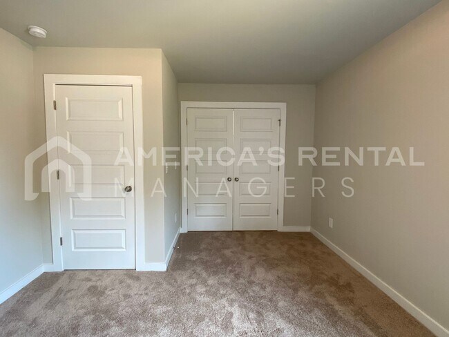 Building Photo - 1385 Brookhaven Dr