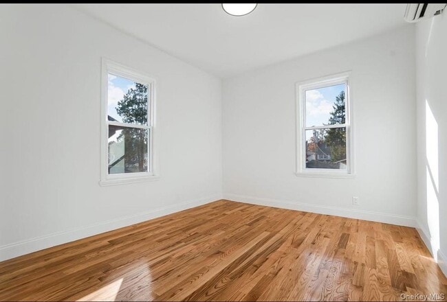 Building Photo - 167-16 43rd Ave