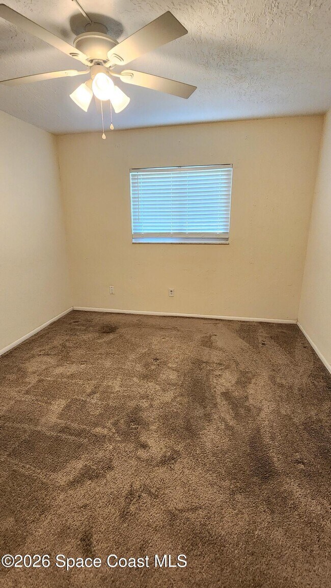 Building Photo - 1704 University Ln