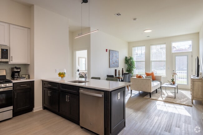 Interior Photo - View 22