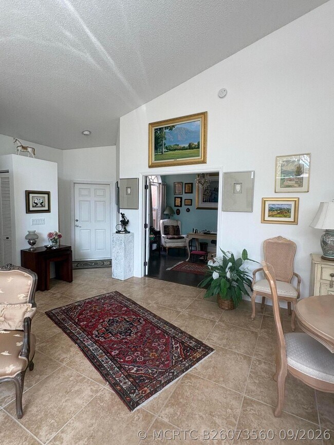 Building Photo - 1604 Rosewood Way