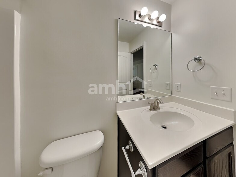 Building Photo - 4123 Oakstone Dr