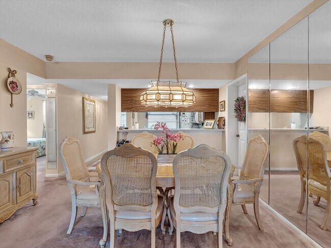 Building Photo - 6049 Balboa Cir