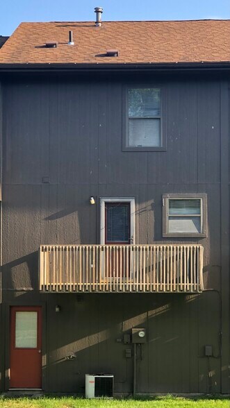 Building Photo - 604 Sunset Cir