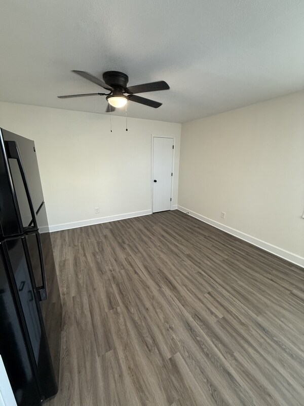 Building Photo - 9654 Selby Pl