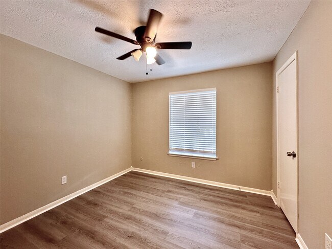 Building Photo - 3439 Aspen Bend Dr