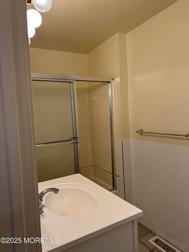Building Photo - 109 2nd Ave