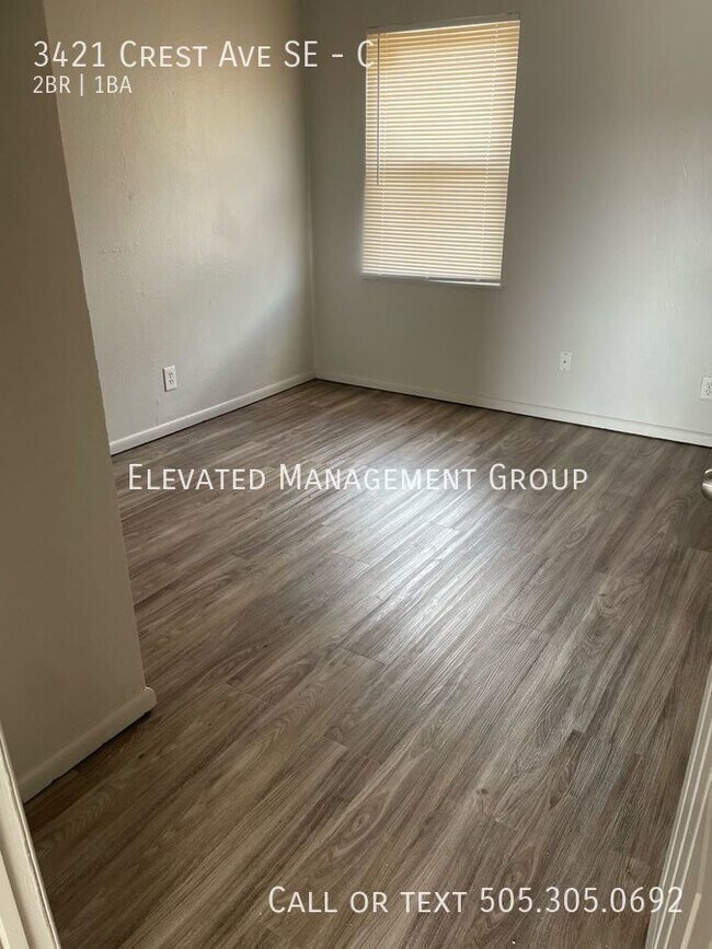 Building Photo - 2 bedroom, IMMEDIATE move in!