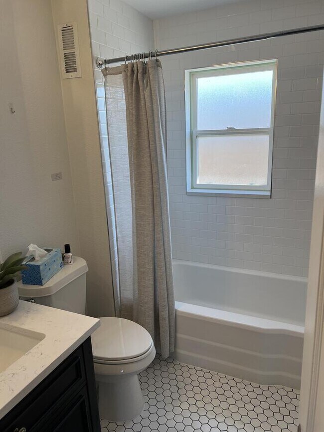 Building Photo - 390 S Garrison St