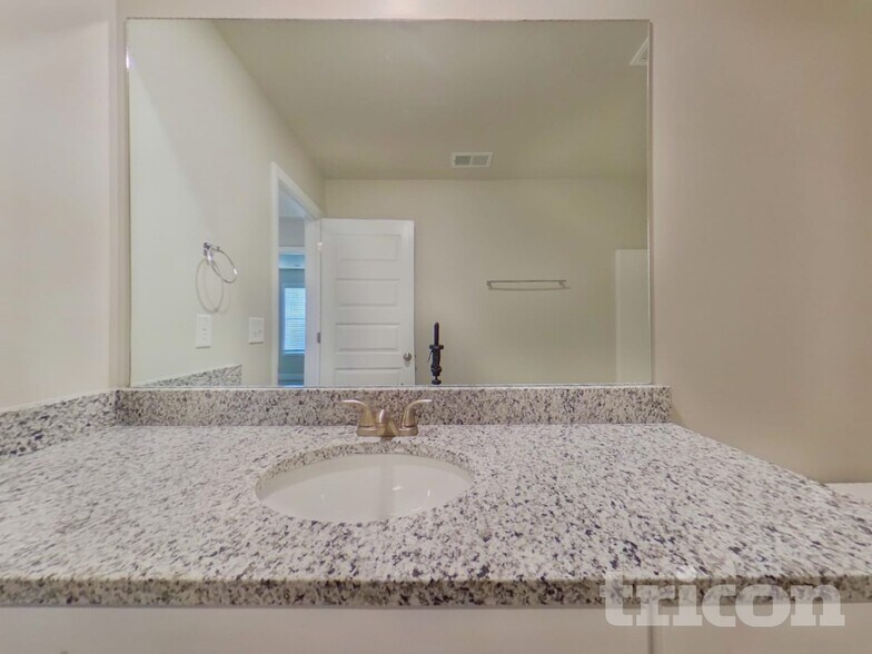 Building Photo - 8951 Callaway Dr