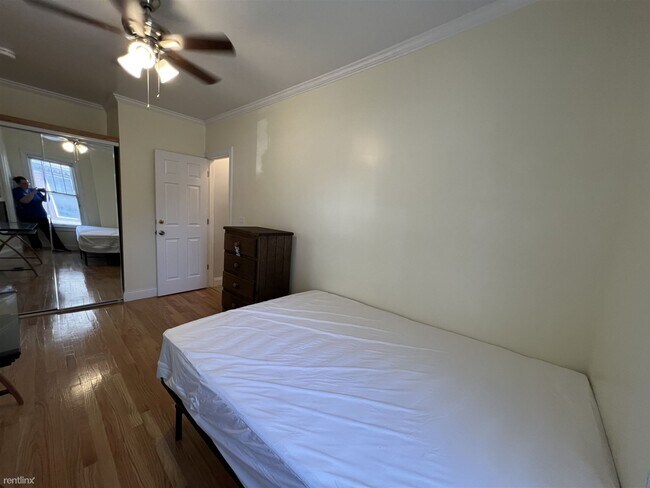 Building Photo - 4 br, 2 bath House - 336 S Division St Apt...