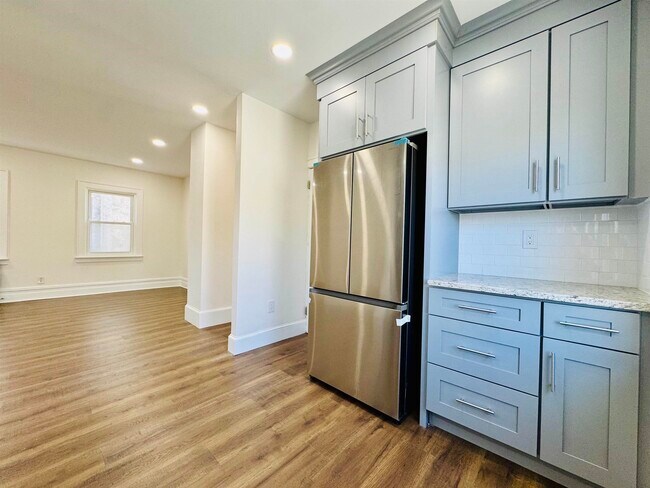 Building Photo - 69 W 39th St