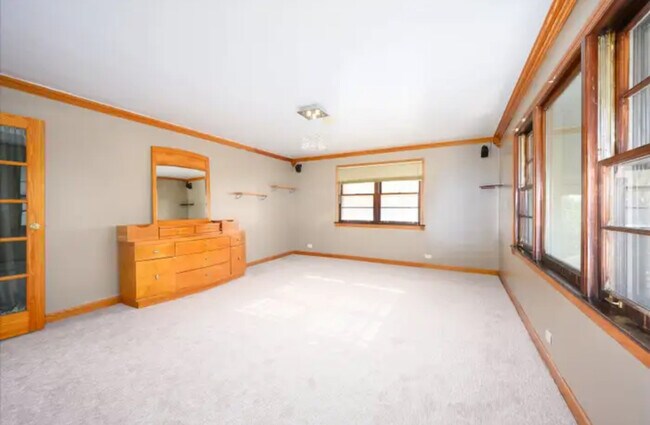 Building Photo - 1800 S Austin Blvd