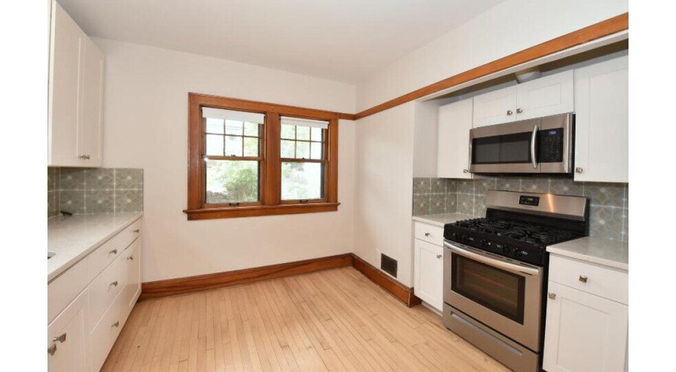 Building Photo - 2533 N 72nd St