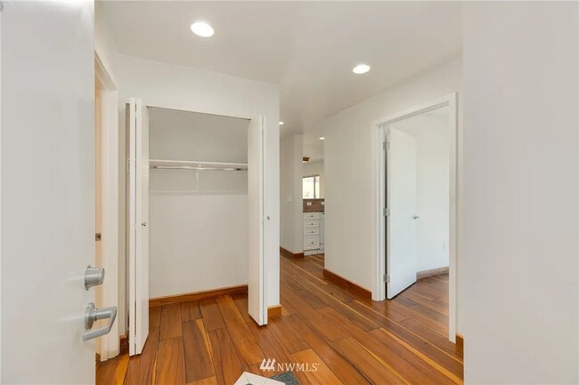 Front Door Entrance - 321 10th Ave S