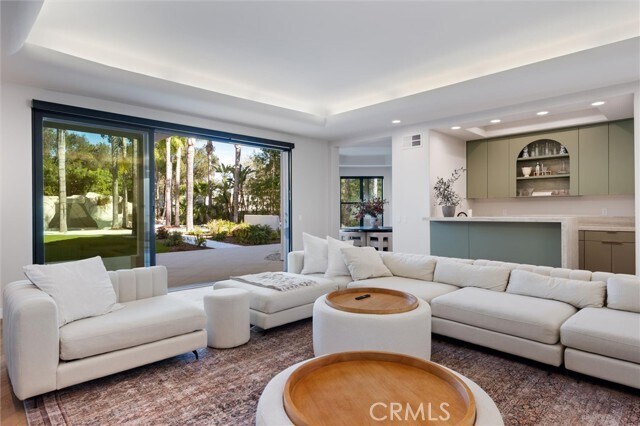 Building Photo - 17437 Oak Creek Ct