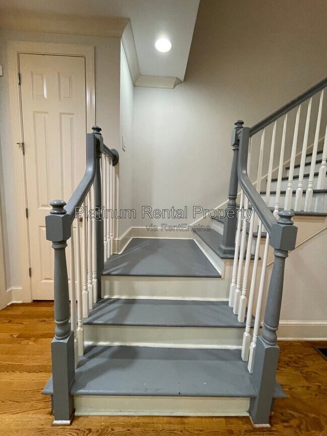 Building Photo - 1875 Adagio Dr