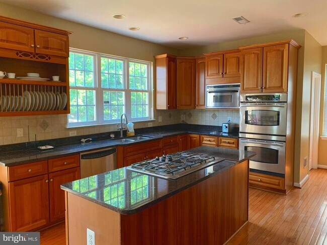 Building Photo - 17090 Anns Brook Ct