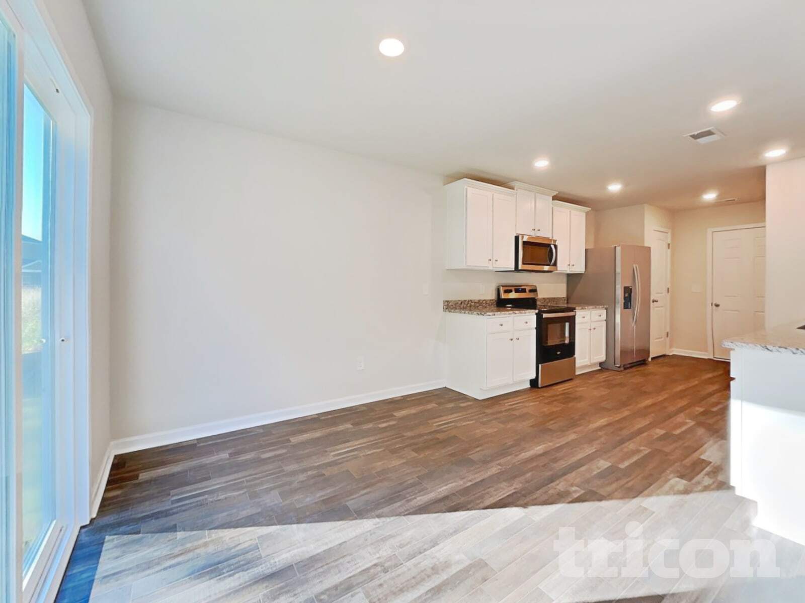 Building Photo - 2118 Southlea Dr