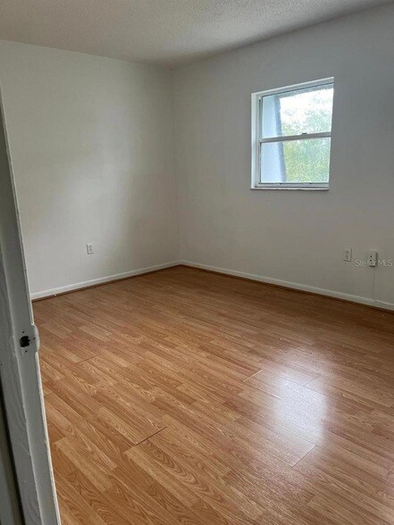 Building Photo - 1611 SE 25th St