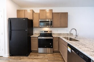 Building Photo - 5860 Tyndall Pkwy