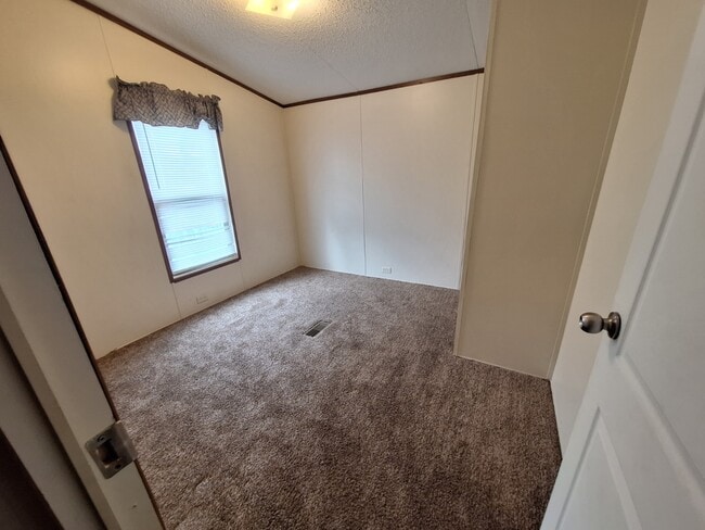 Building Photo - 1134 Kelly Dr