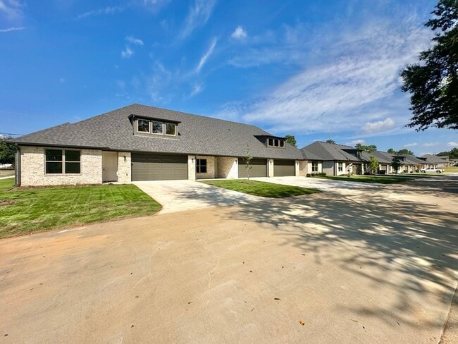 Building Photo - Tour Today! New Construction 4 Bed 2 Bath Triplex!