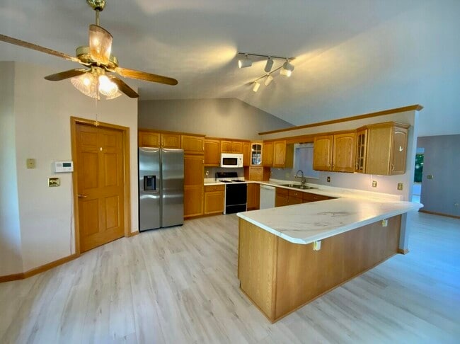 Building Photo - 3121 Carefree Dr