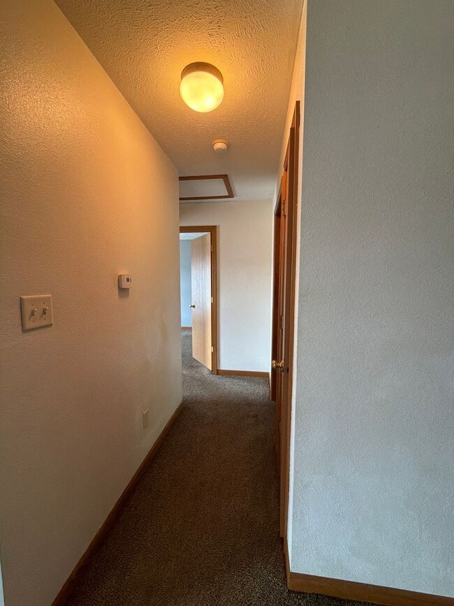 Building Photo - 269 Woodridge Ct