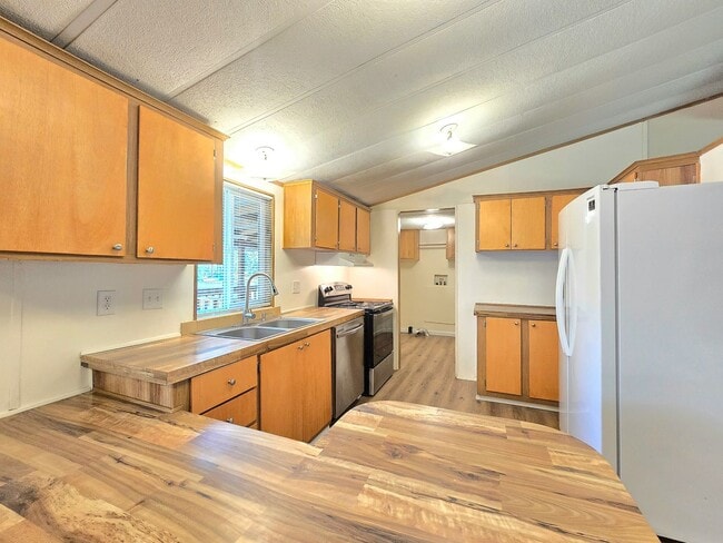 Building Photo - 3 Bedroom Home in Marysville