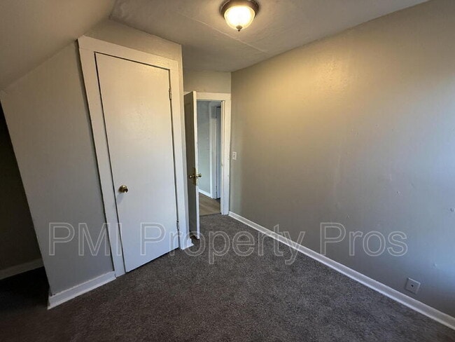 Building Photo - 3806 W Rohr Ave