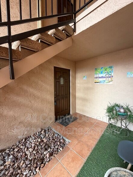 Building Photo - 400 N Sunrise Way