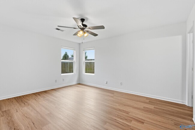 Building Photo - 15328 Mill Valley Dr