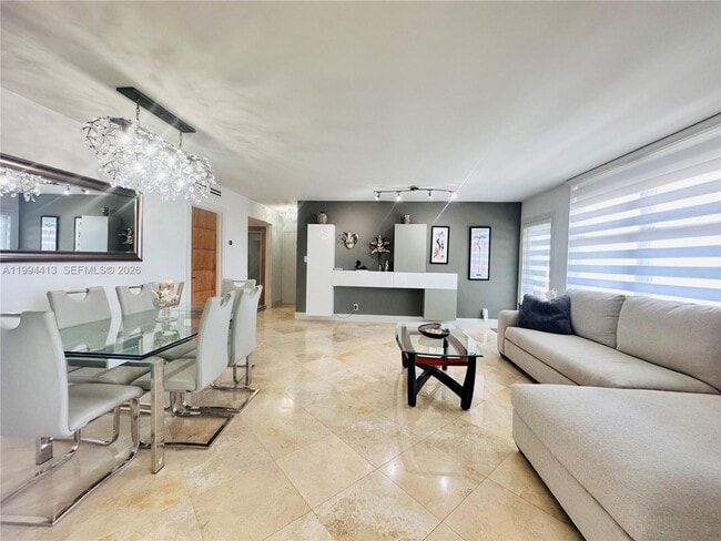 Building Photo - 9225 Collins Ave