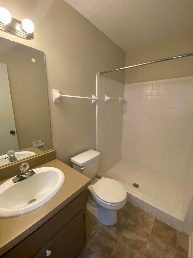 Building Photo - 3701 Donovan Dr